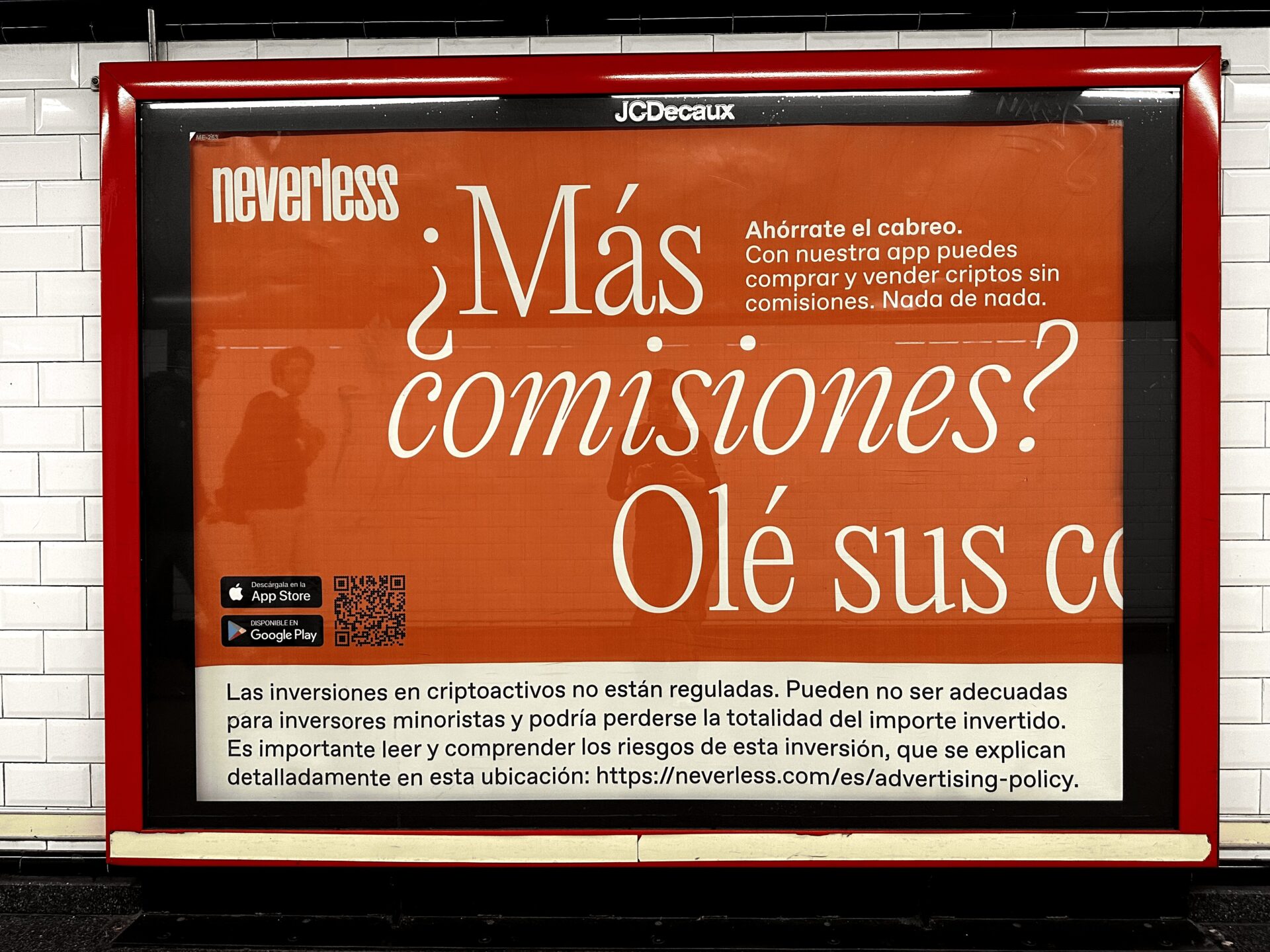 Neverless llena el metro de Madrid de expresiones nada cripto