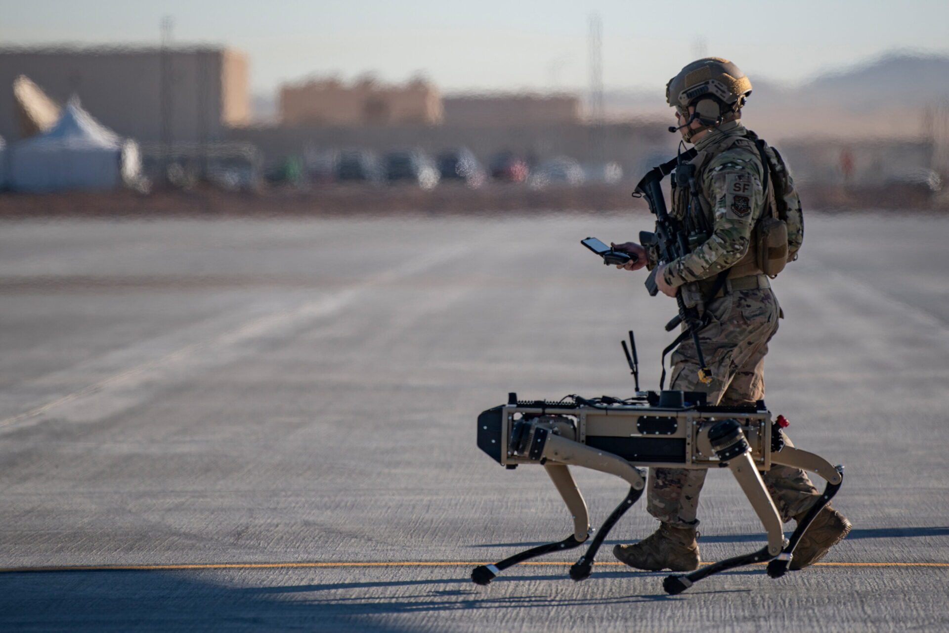Crece el interés de usar IA en el sector militar y Google ha entrado en la carrera