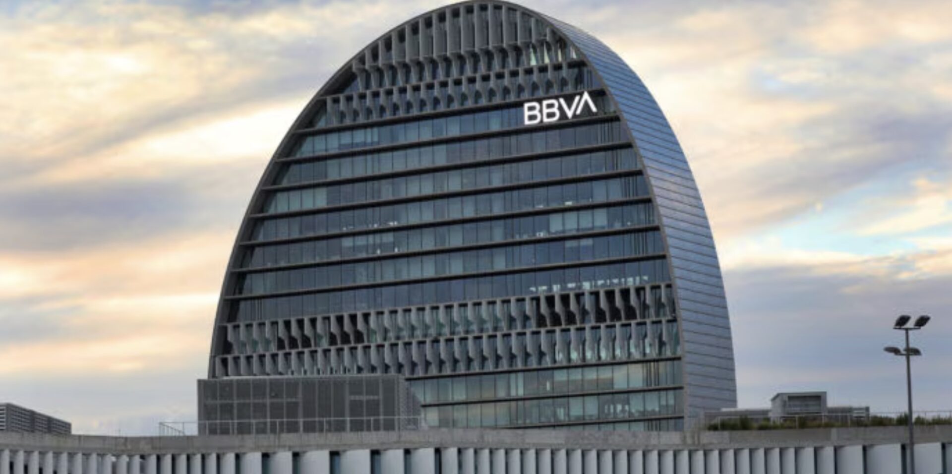 El BBVA nos había preparado para lo cripto en su publicidad: ¿Avanzamos?