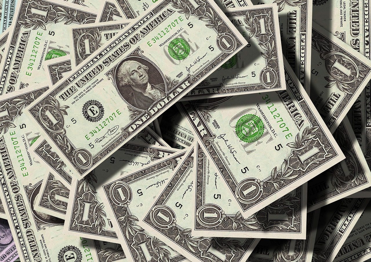 Las stablecoins pueden respaldar la deuda de EEUU, según Sacks