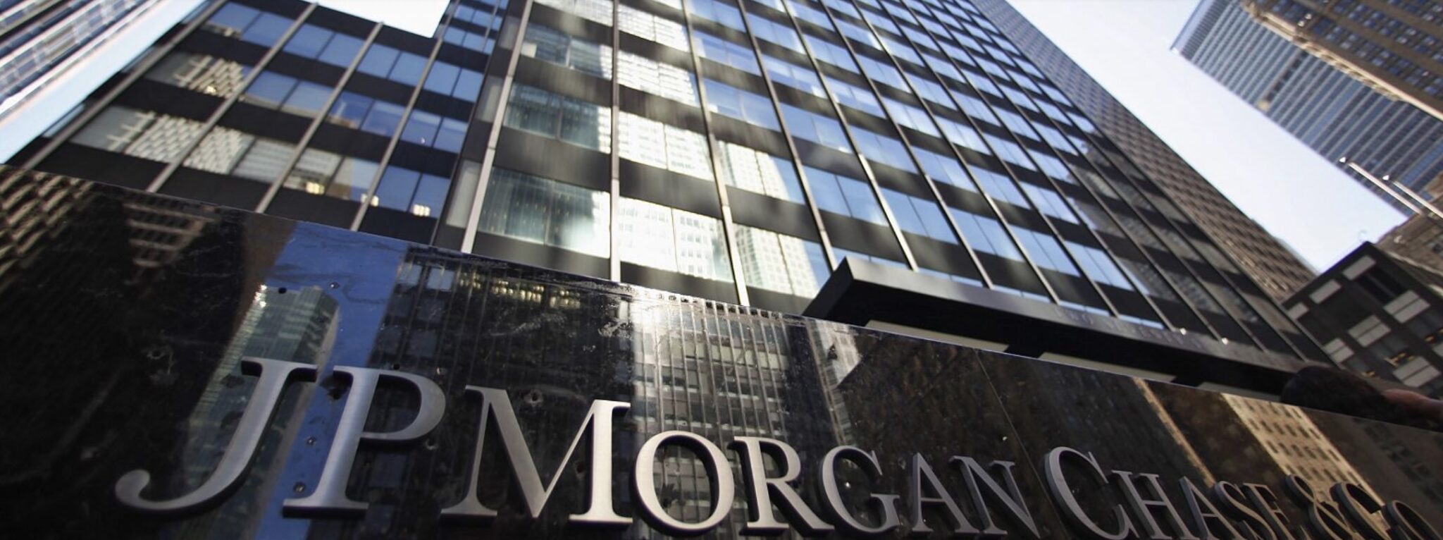JPMorgan lleva las criptomonedas a sus clientes del brazo de Coinbase