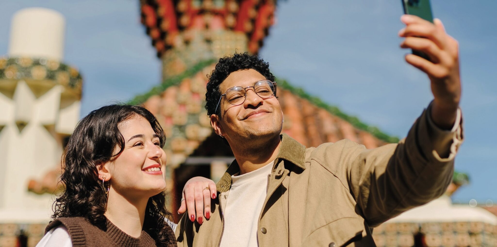 Criptocelebrities: Carlos Domingo llega a Comillas para securitizar el Capricho de Gaudí