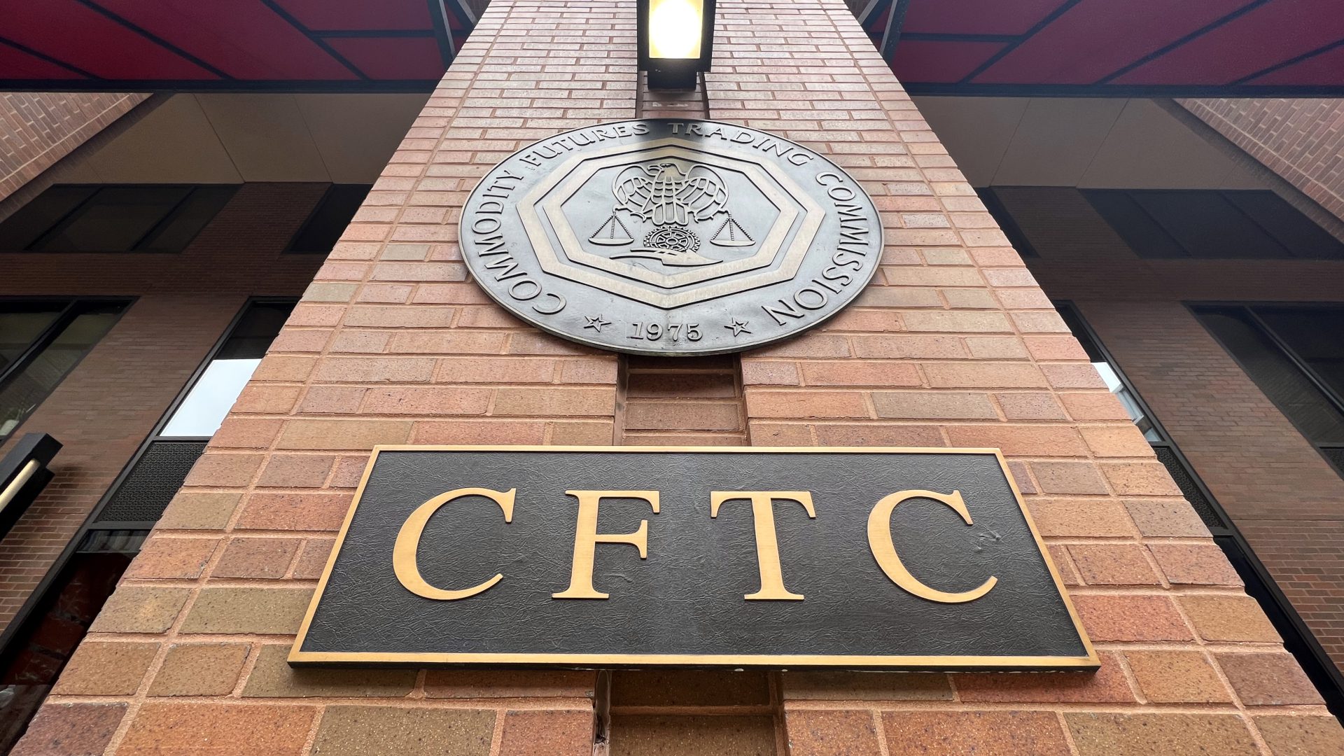 CFTC allana el camino para que los exchanges internacionales operen legalmente en Estados Unidos