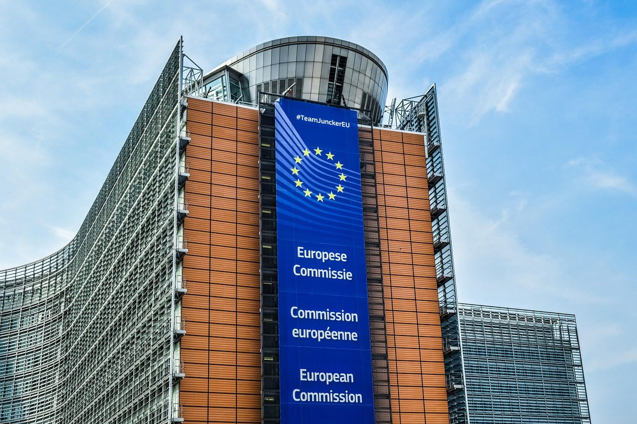 Mecanismo Europeo de Estabilidad reclama a la UE la emisión de stablecoins en euros