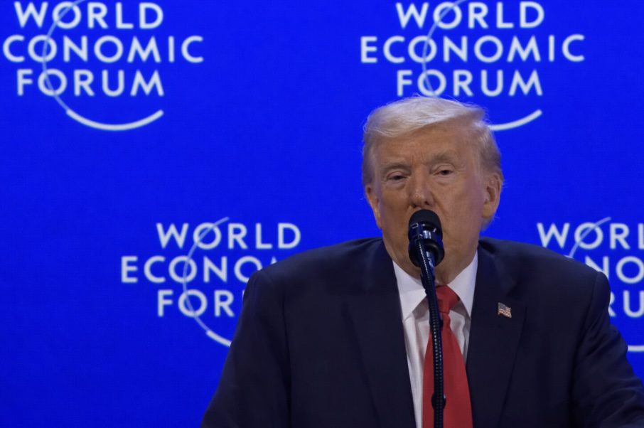 Trump sitúa las criptomonedas como activo estratégico frente a China en Davos