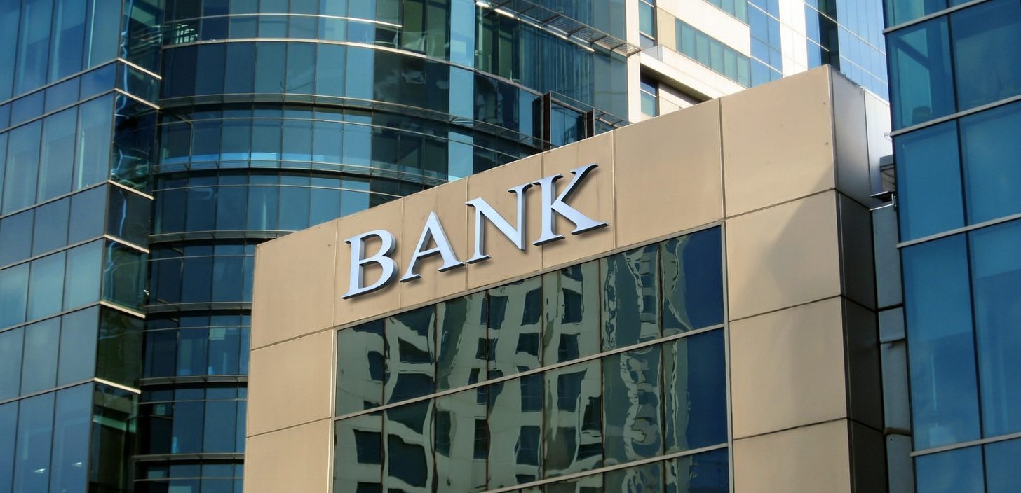 Los Trump a punto de tener un banco para su stablecoin