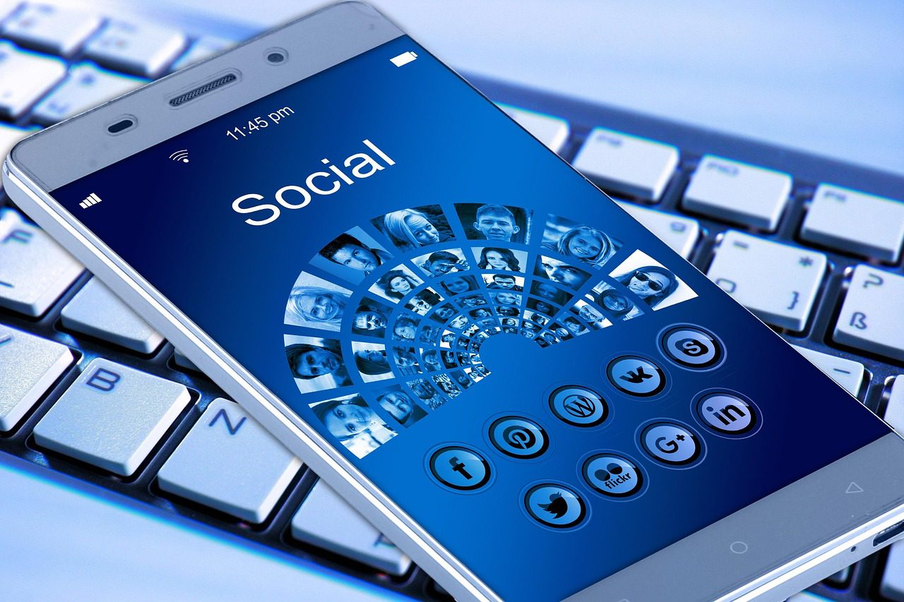la-compra-de-farcaster-por-neynar-y-su-fracaso-como-red-social