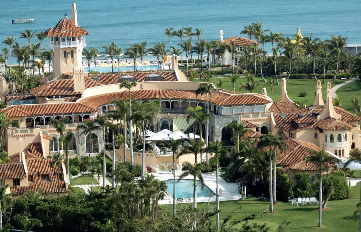 Un español en la cumbre cripto de los Trump mañana en Mar-a-Lago