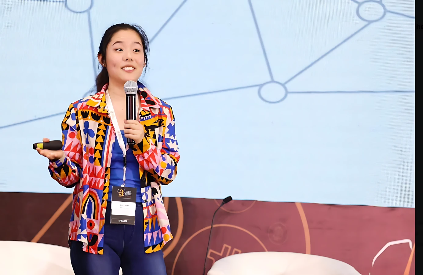 Gloria Zhao, una despedida que hiere a Bitcoin