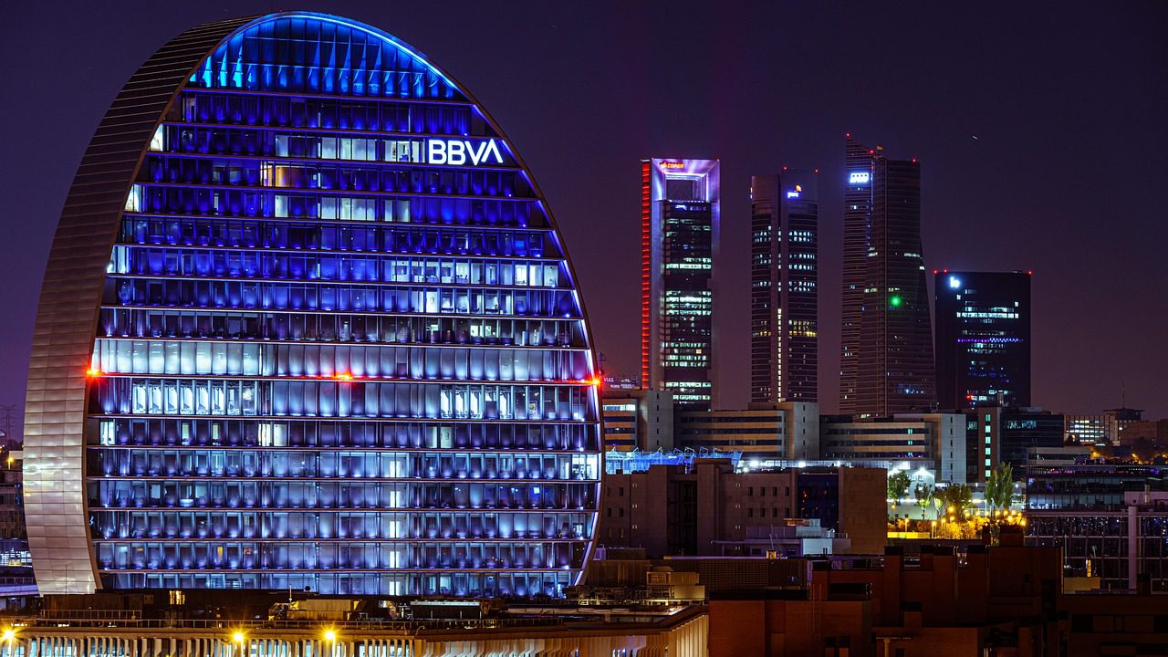 BBVA deja en pausa su stablecoin y entra en el consorcio europeo Qivalis