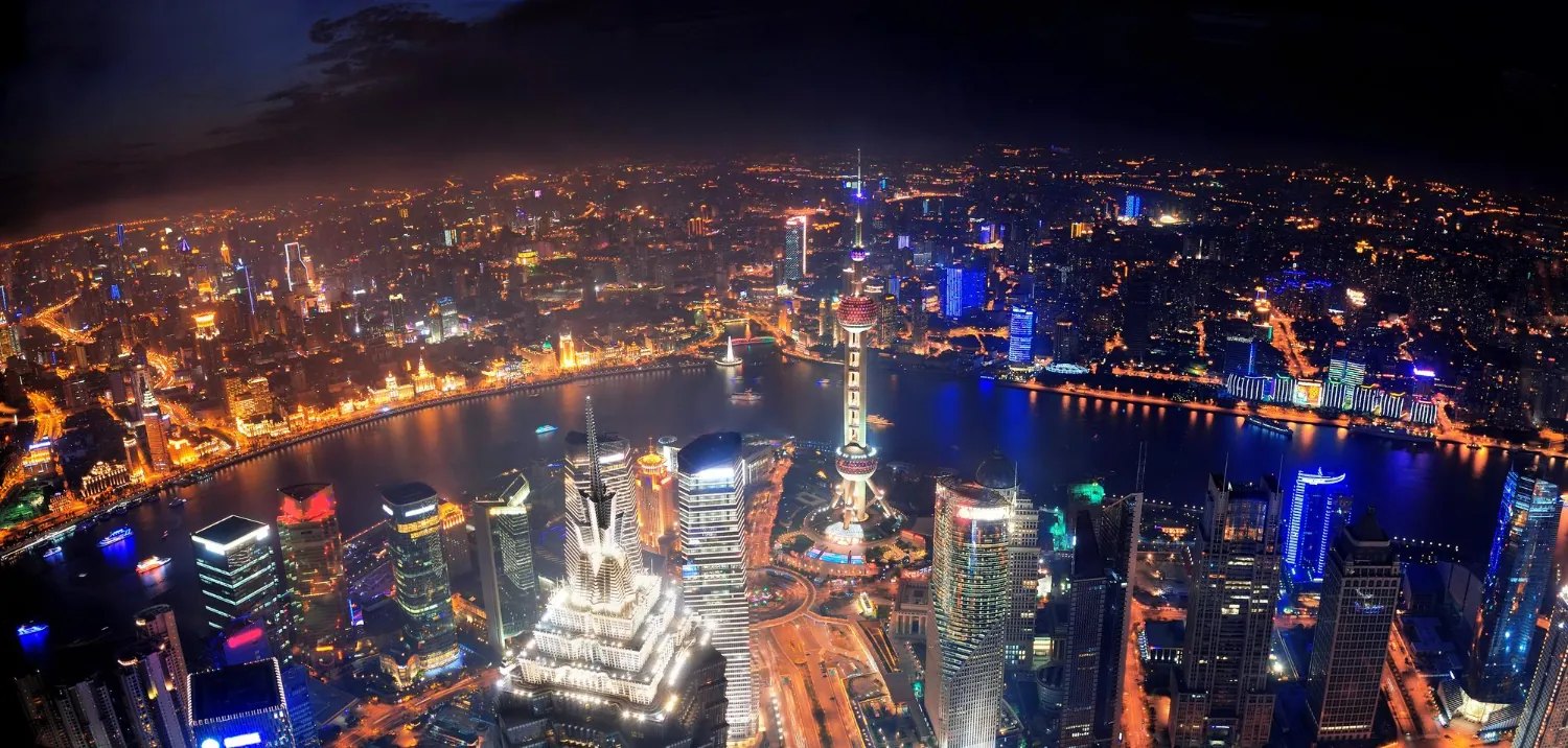 China quiere ganar la competencia IA con precios bajos, Occidente perdiendo con sobrevaloración