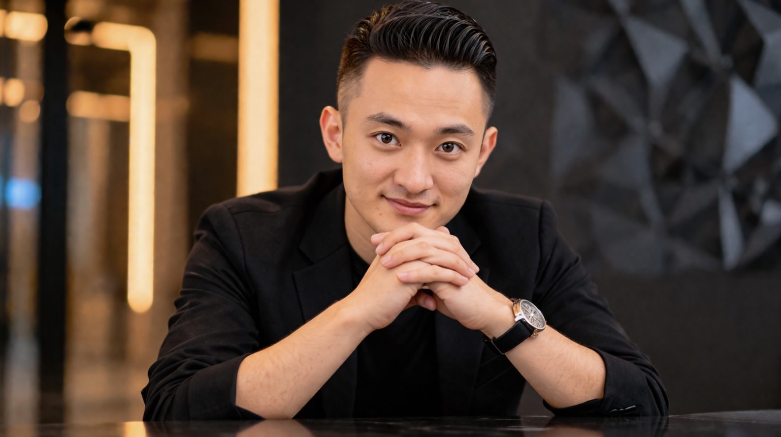 Justin Sun estalla contra la empresa de los Trump y la califica de estafa