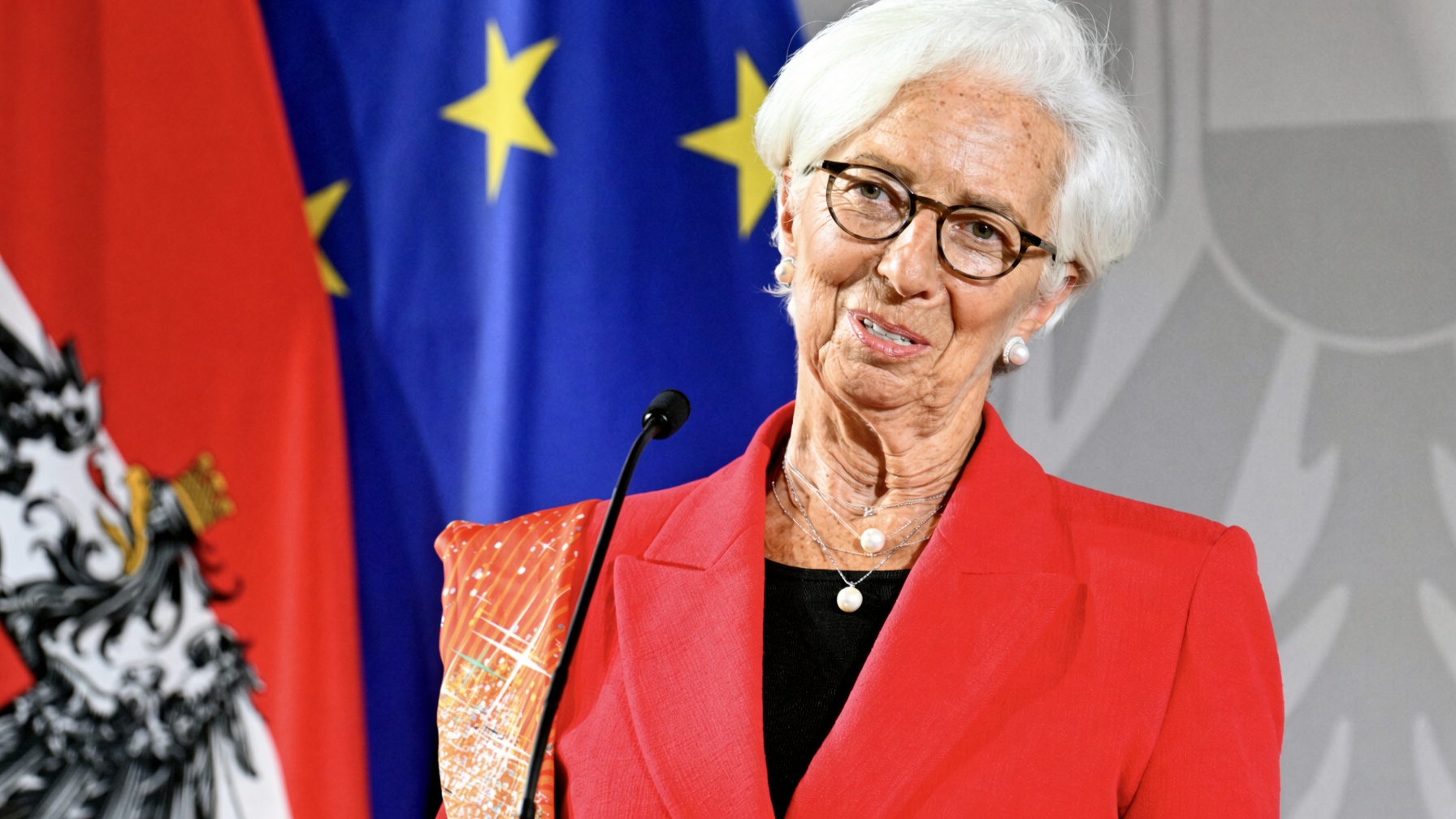 lagarde-pidio-a-grecia-no-dar-licencia-mica-a-binance-segun-wsj